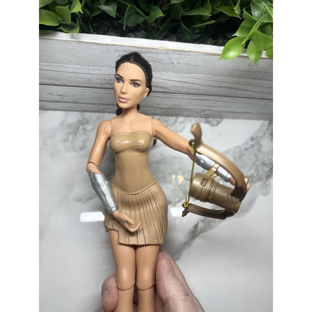 BARBIE-WONDER WOMAN 12" DOLL FROM PARADISE ISLAND SET - Picture 2 of 4